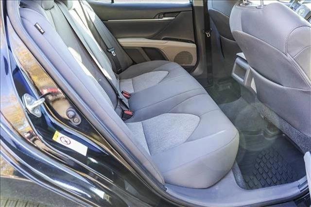 Used 2018 Toyota Camry LE image 25