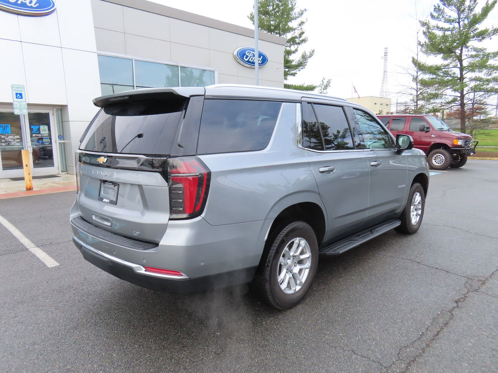 Used 2025 Chevrolet Tahoe LT image 5