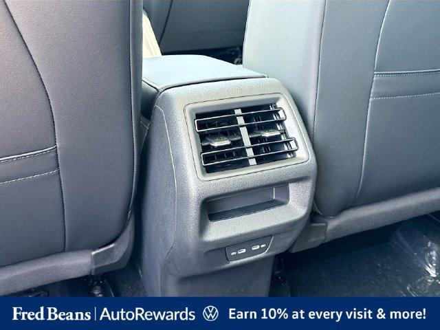 New 2025 Volkswagen Tiguan SE AWD/4WD image 17