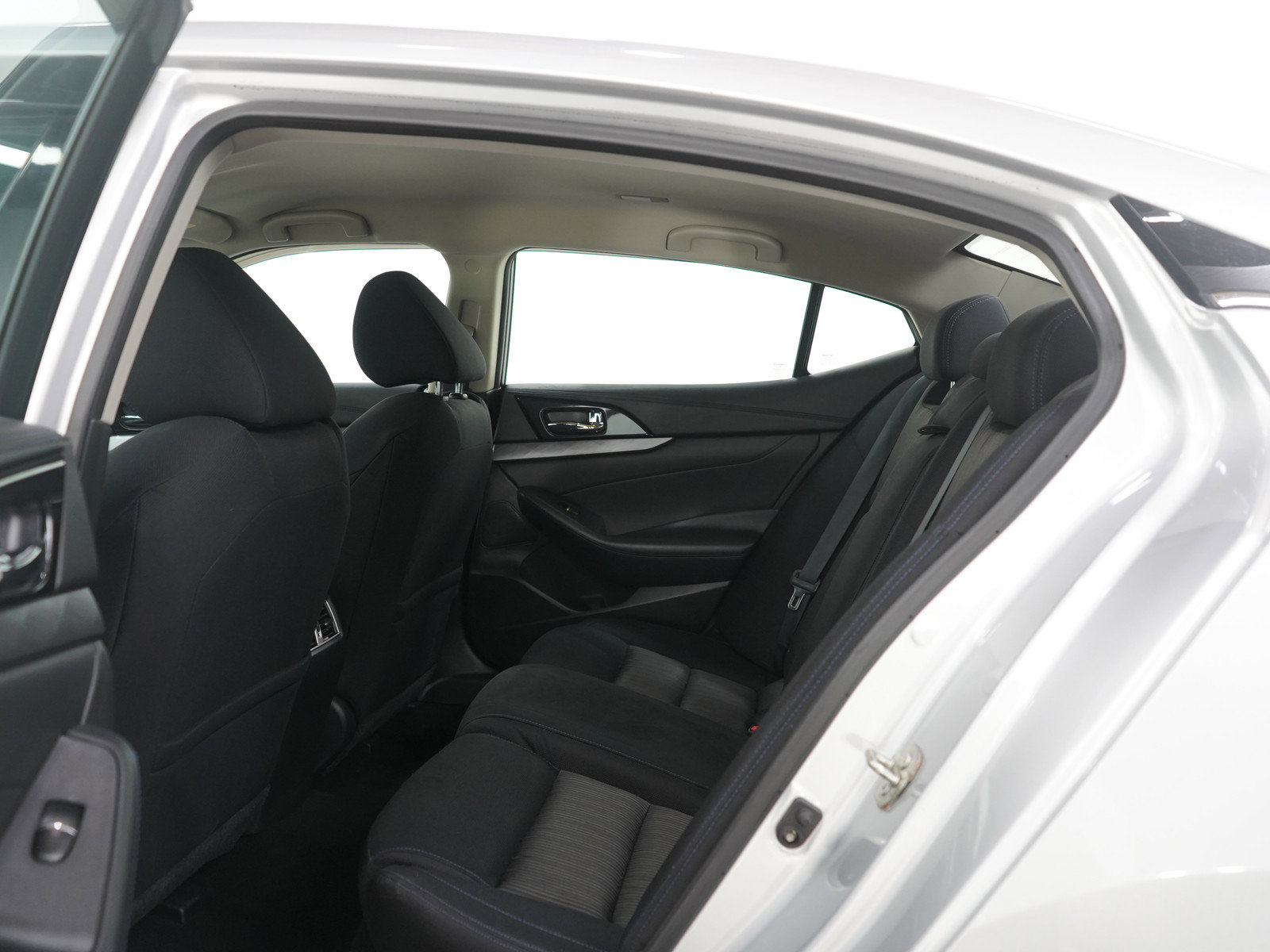 Used 2017 Nissan Maxima 3.5 S image 16