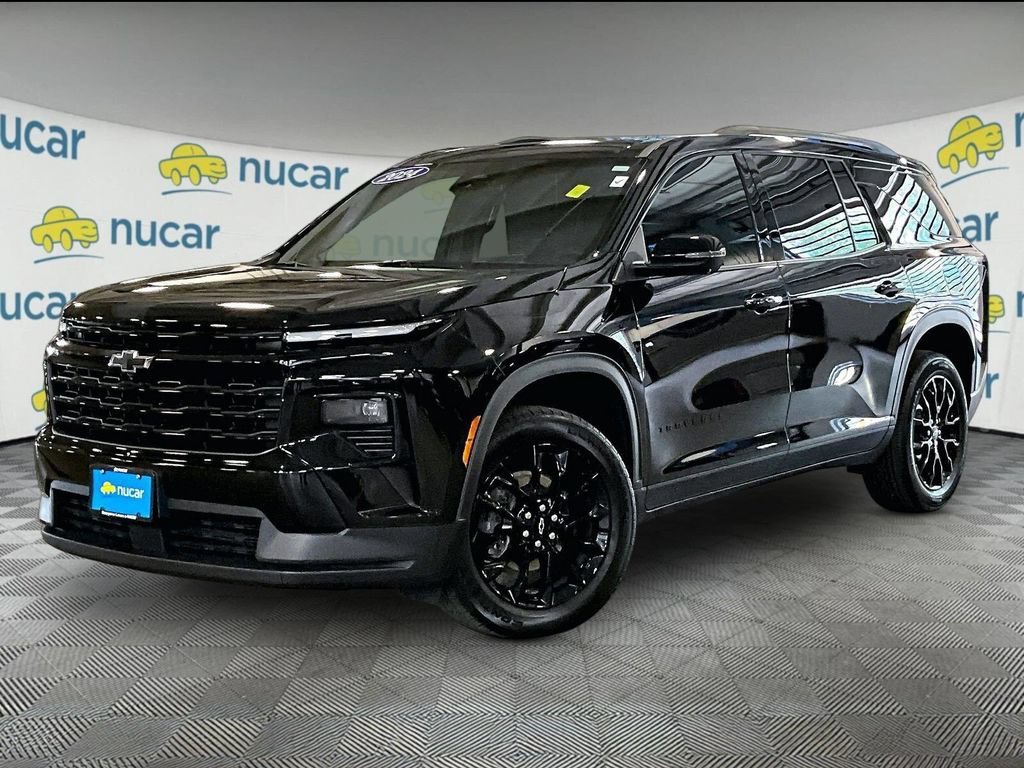 Used 2024 Chevrolet Traverse LT w/ Midnight/Sport Edition FWD image 3