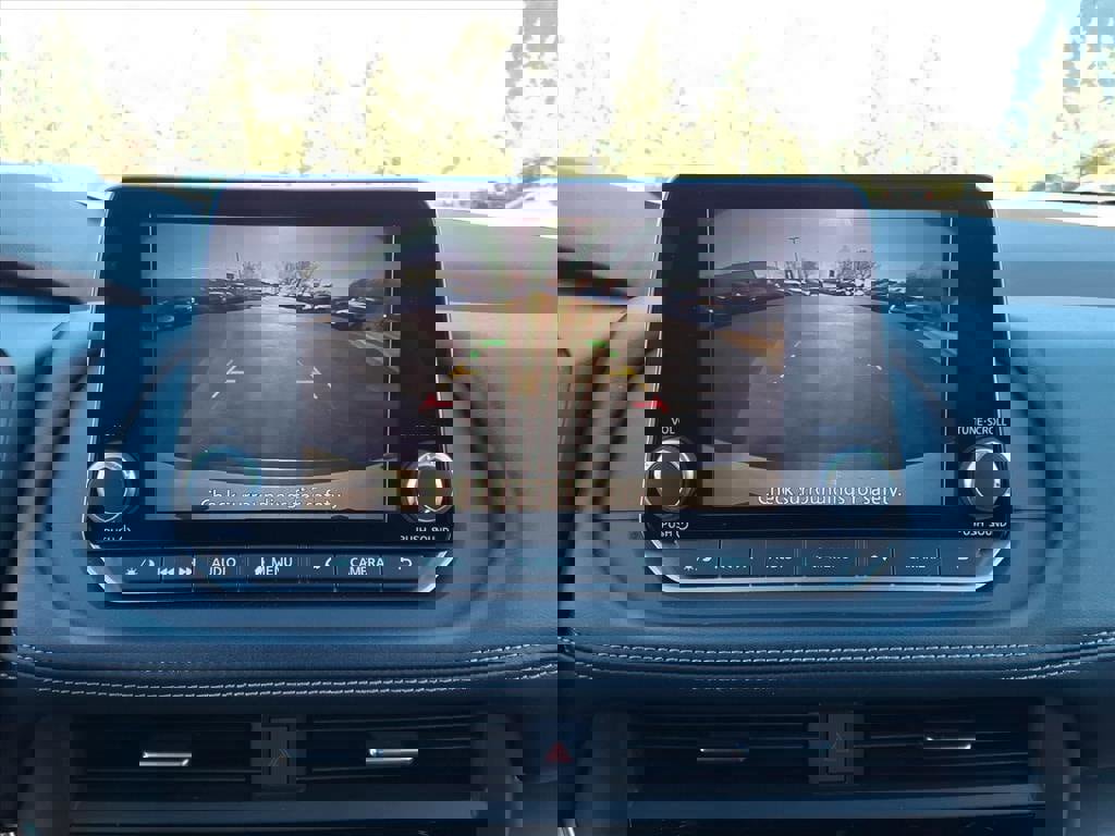 Used 2023 Nissan Rogue SV w/ SV Premium B Package image 11