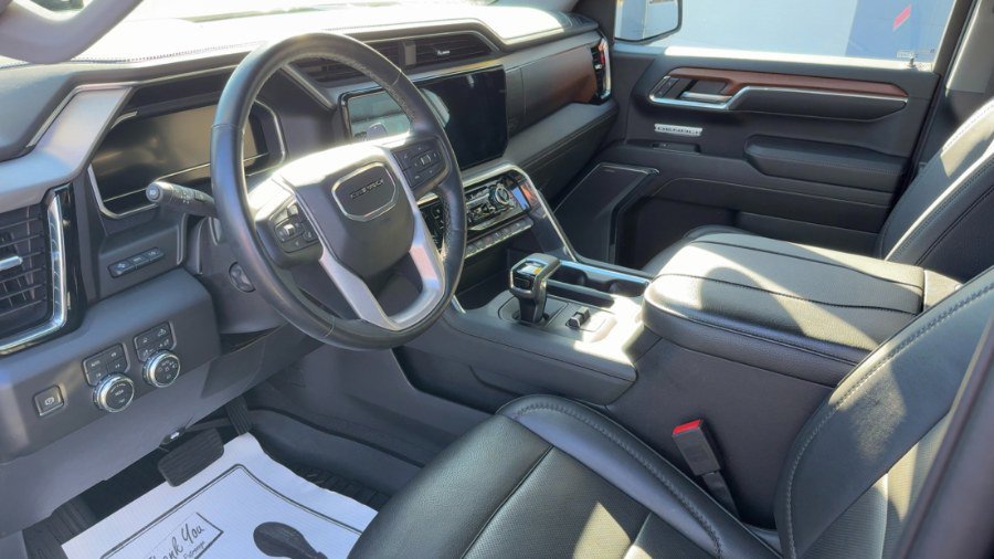 Used 2023 GMC Sierra 1500 Denali w/ Technology Package AWD/4WD image 8