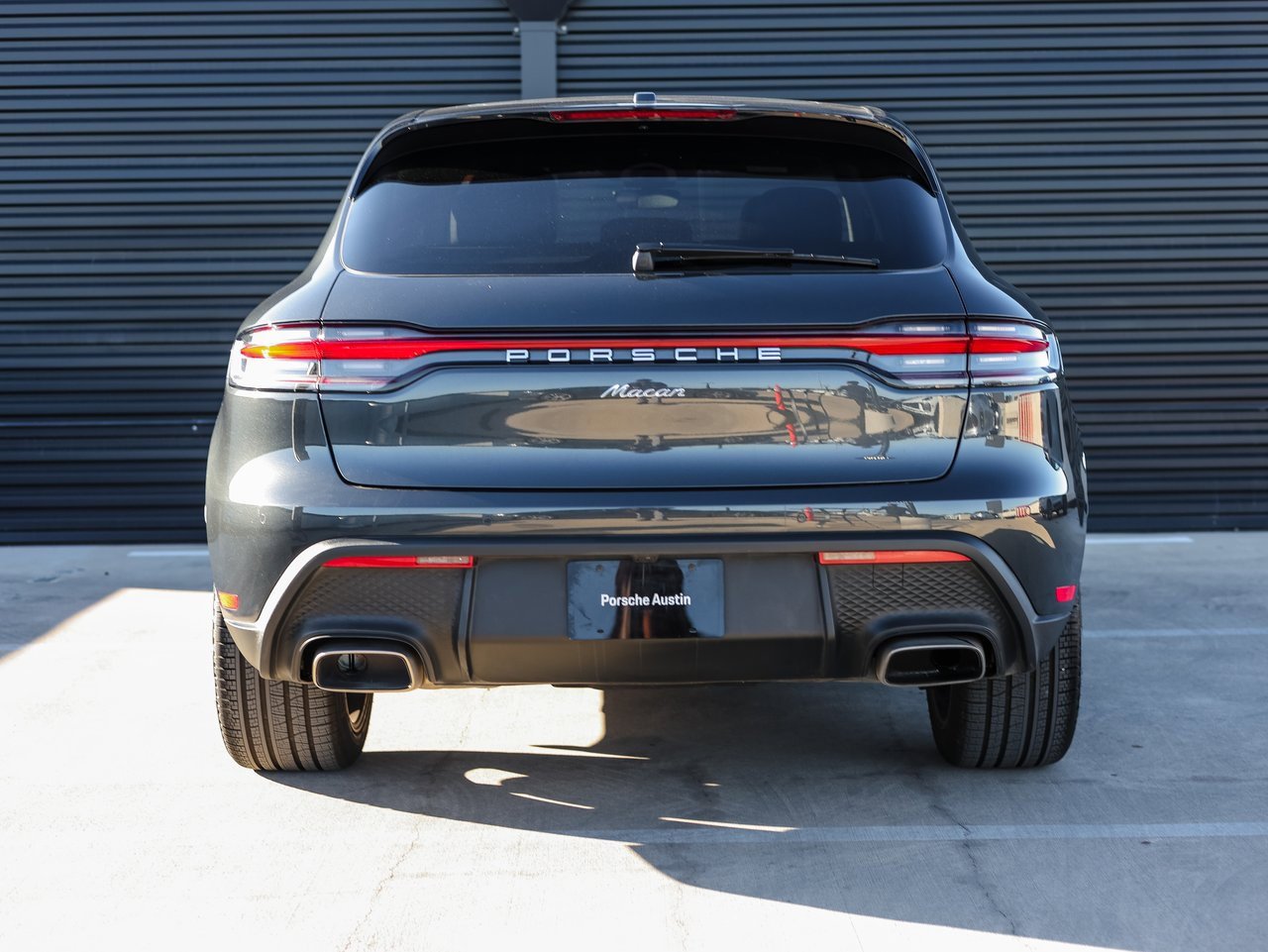Certified 2025 Porsche Macan image 6