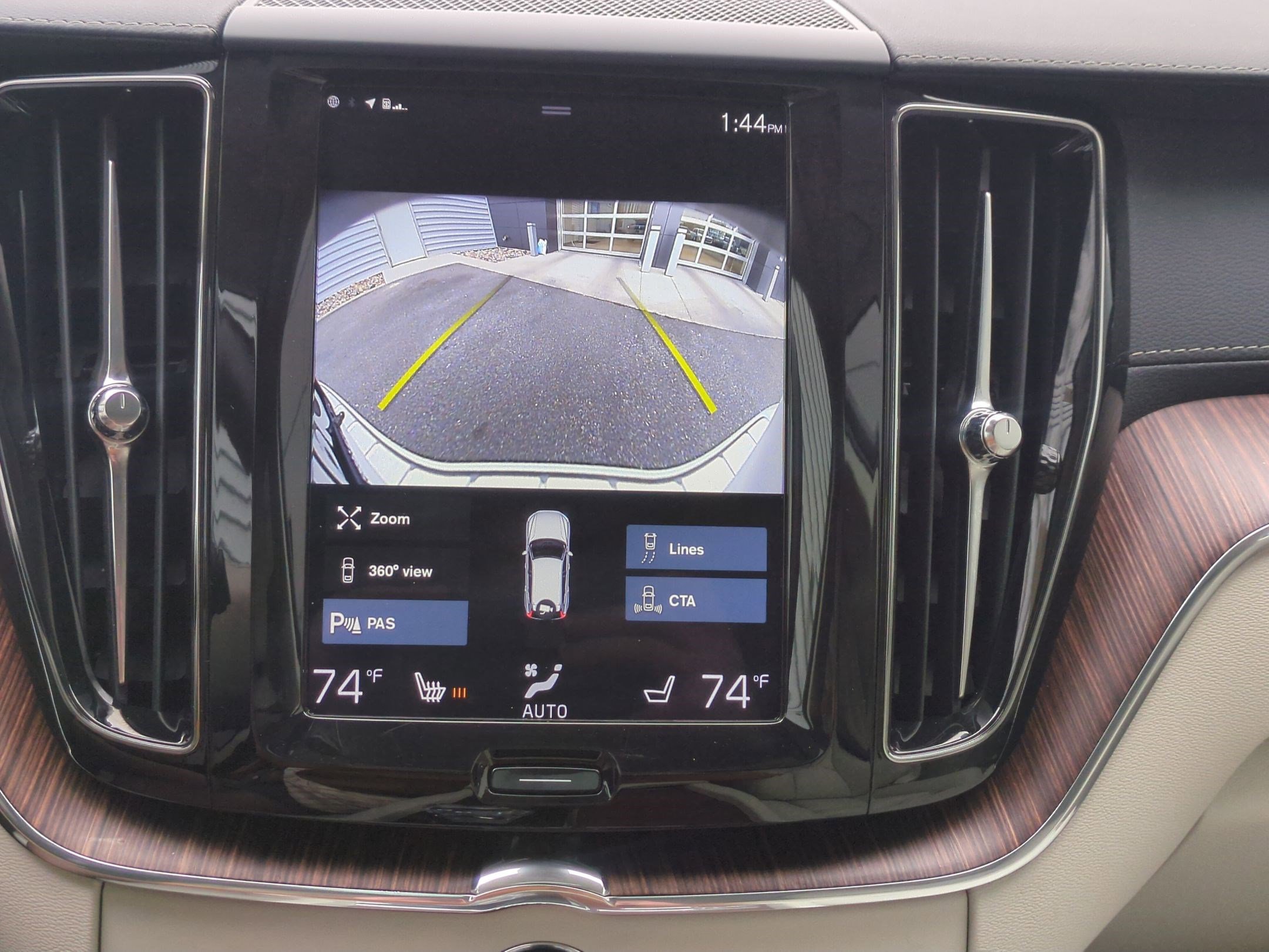 Used 2020 Volvo XC60 T8 Inscription w/ Protection Package Premier image 22