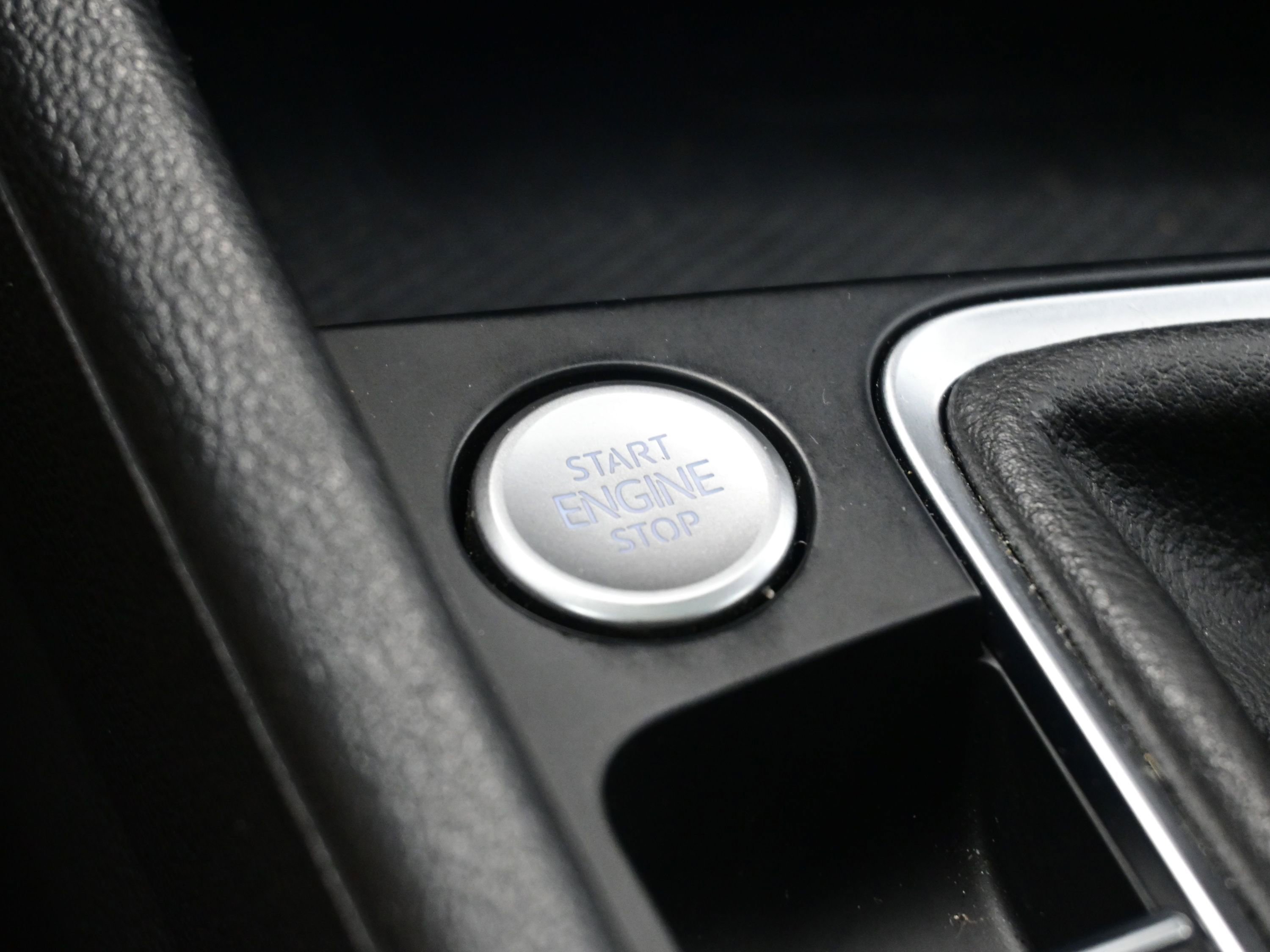 Used 2022 Volkswagen Jetta SEL image 30