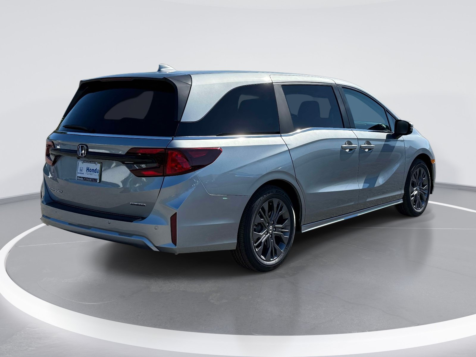 New 2027 Honda Odyssey Touring image 2