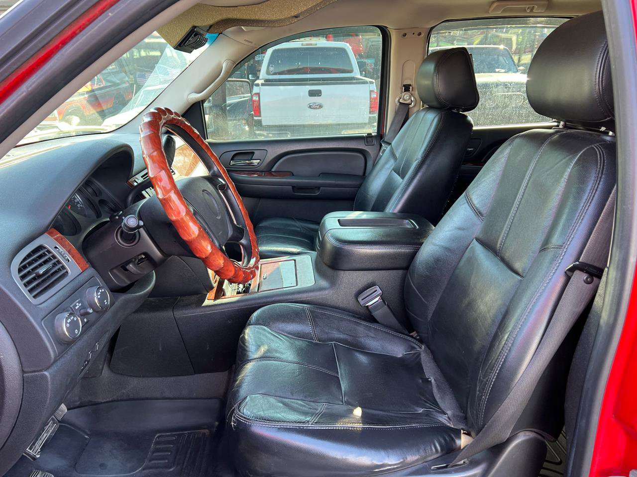 Used 2009 Chevrolet Suburban 2500 LS w/ Skid Plate Package AWD/4WD image 6