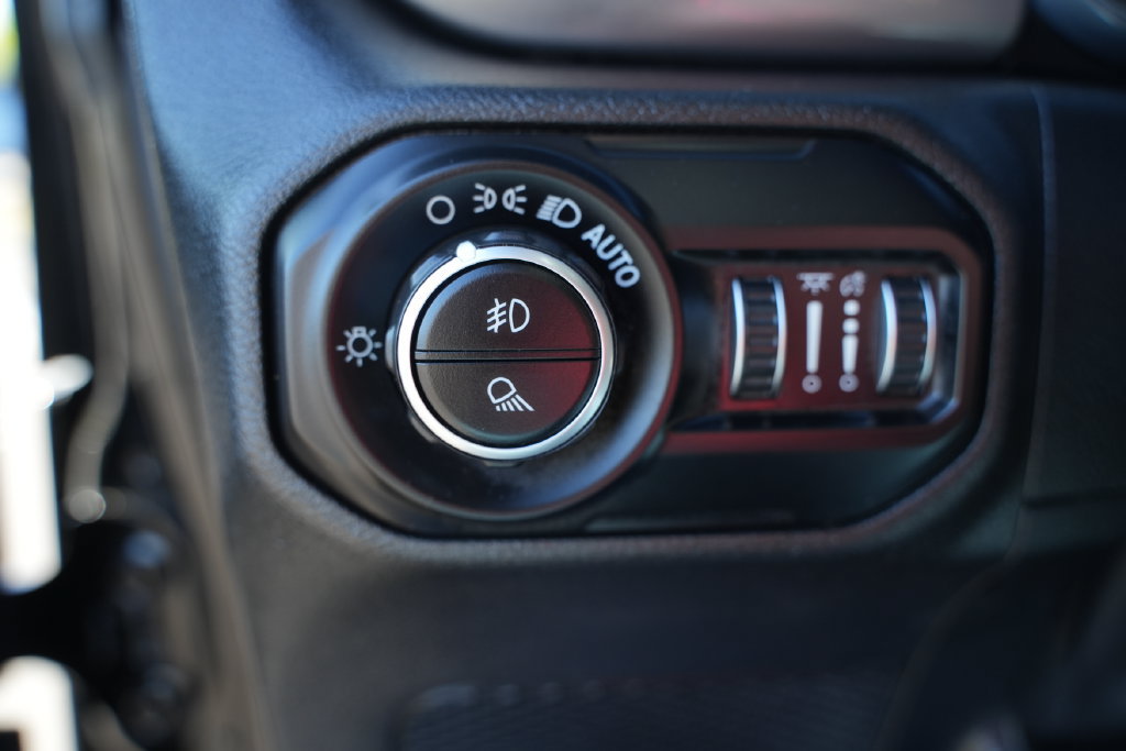 Used 2020 Jeep Gladiator Overland AWD/4WD image 33