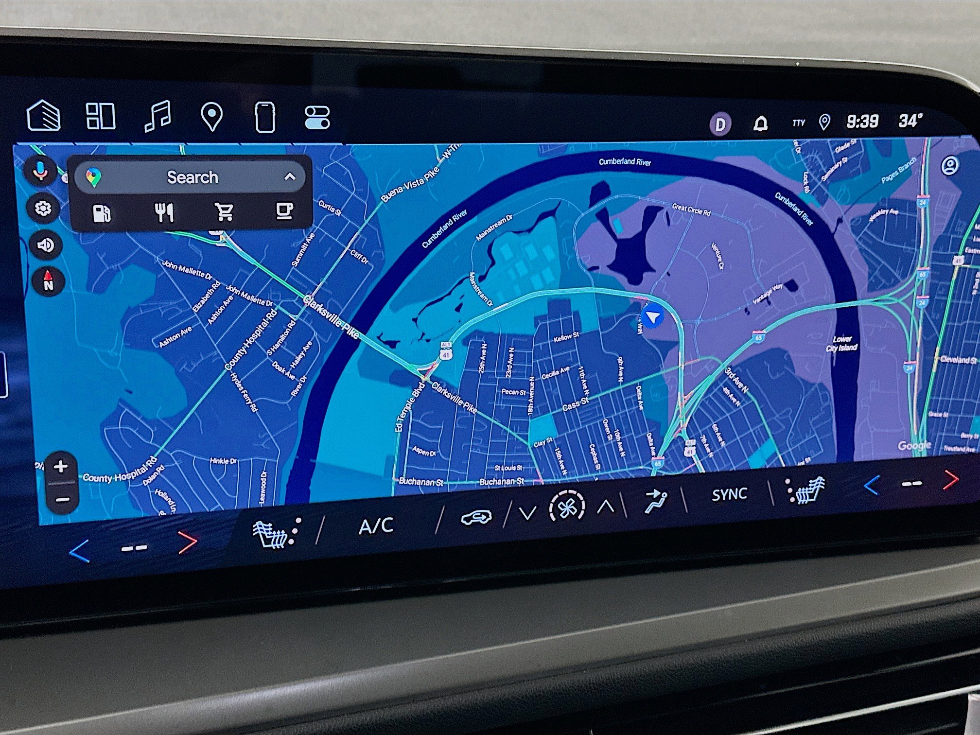 Used 2025 Chevrolet Traverse LT image 22