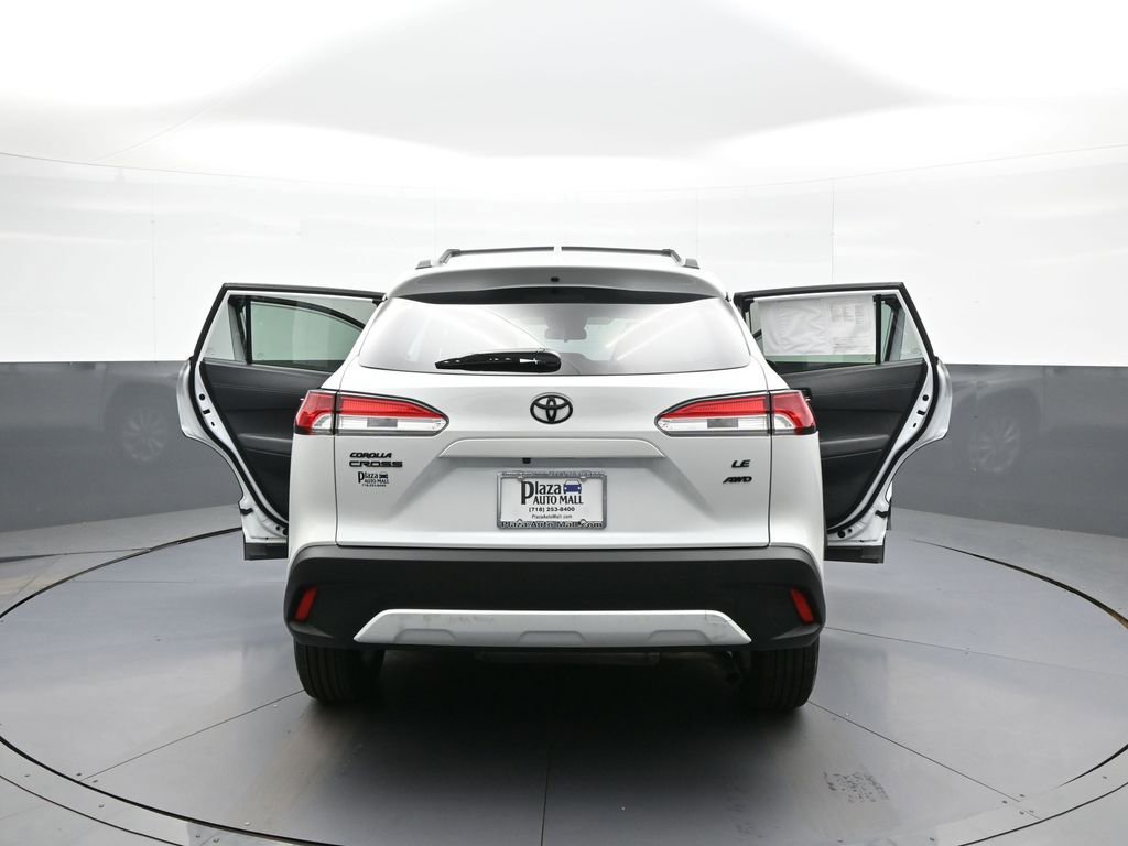 Used 2024 Toyota Corolla Cross LE w/ Black Badges Package (TMS) AWD/4WD image 40