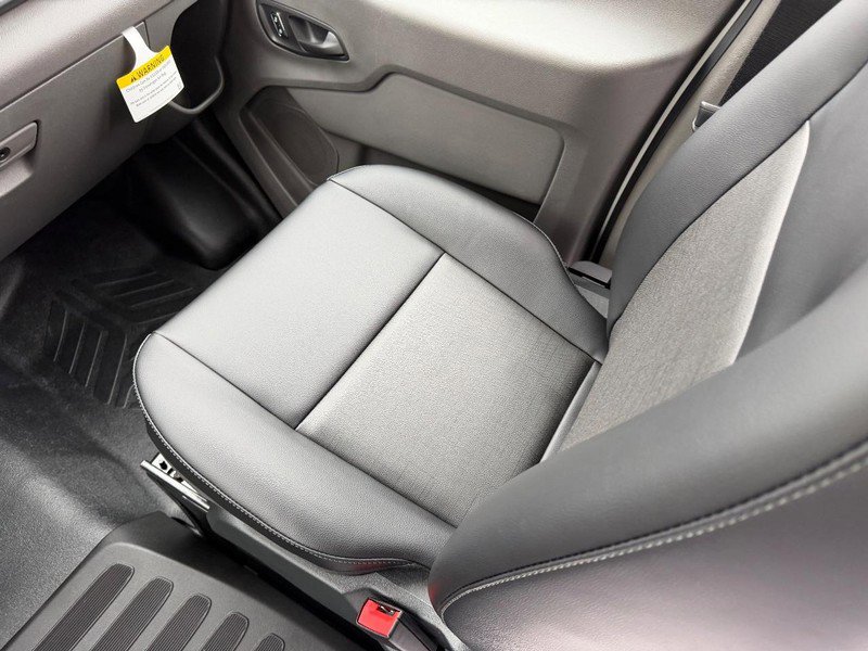 New 2026 Ford Transit 250 148 Medium Roof RWD image 17