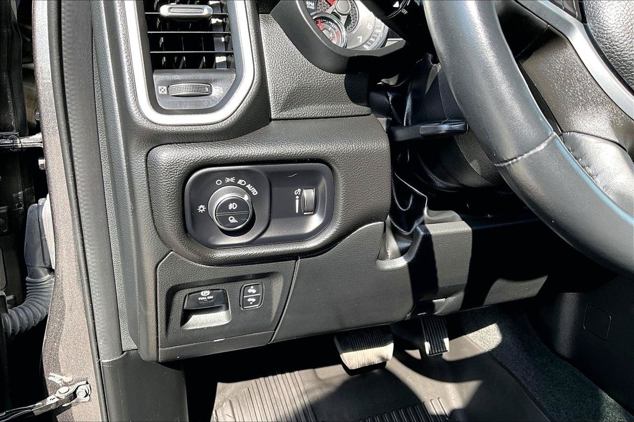 Used 2023 RAM 1500 Big Horn AWD/4WD image 38