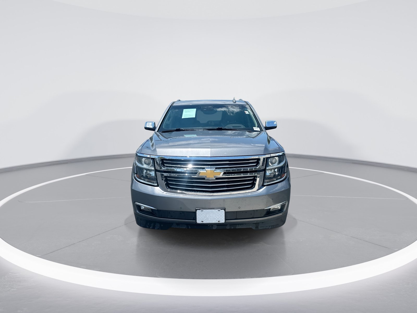 Used 2019 Chevrolet Suburban Premier AWD/4WD image 3