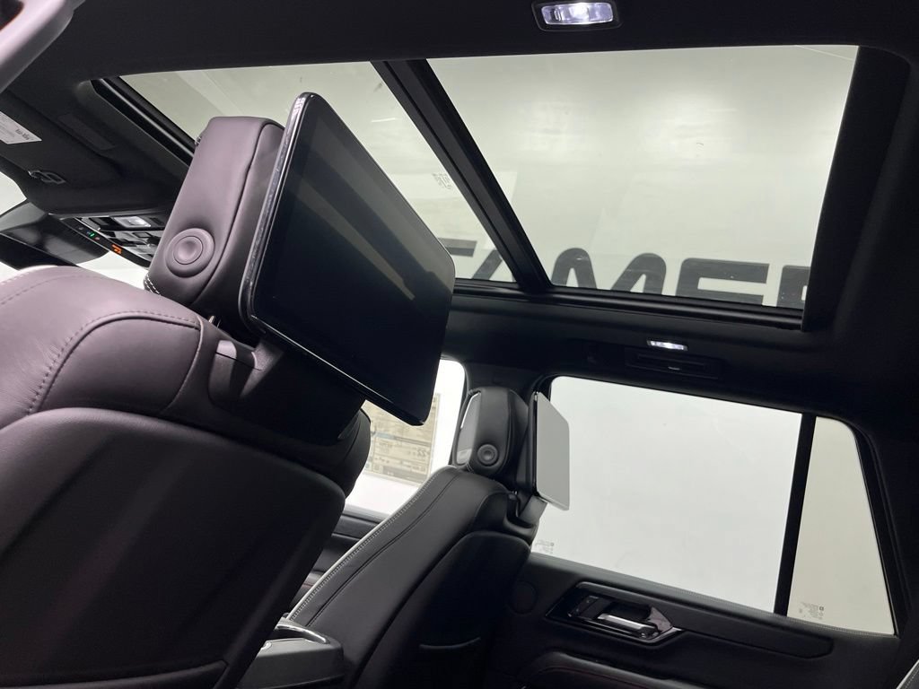 New 2026 GMC Yukon AT4 Ultimate AWD/4WD image 13