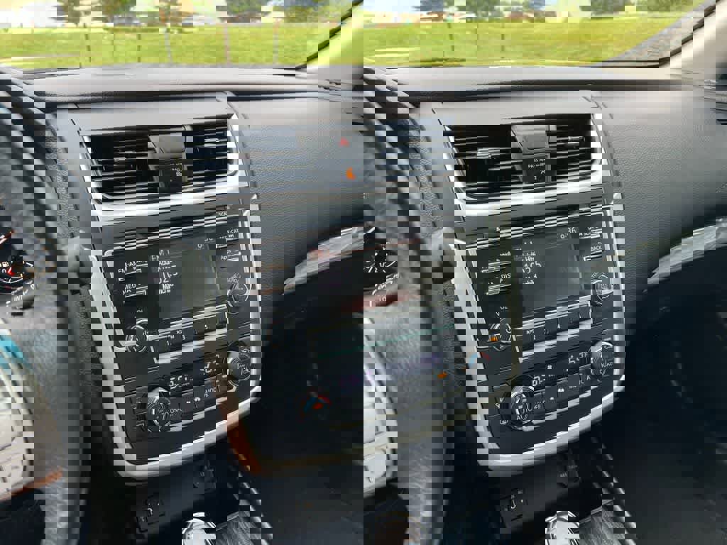 Used 2016 Nissan Altima 2.5 SL w/ Moonroof Package image 25