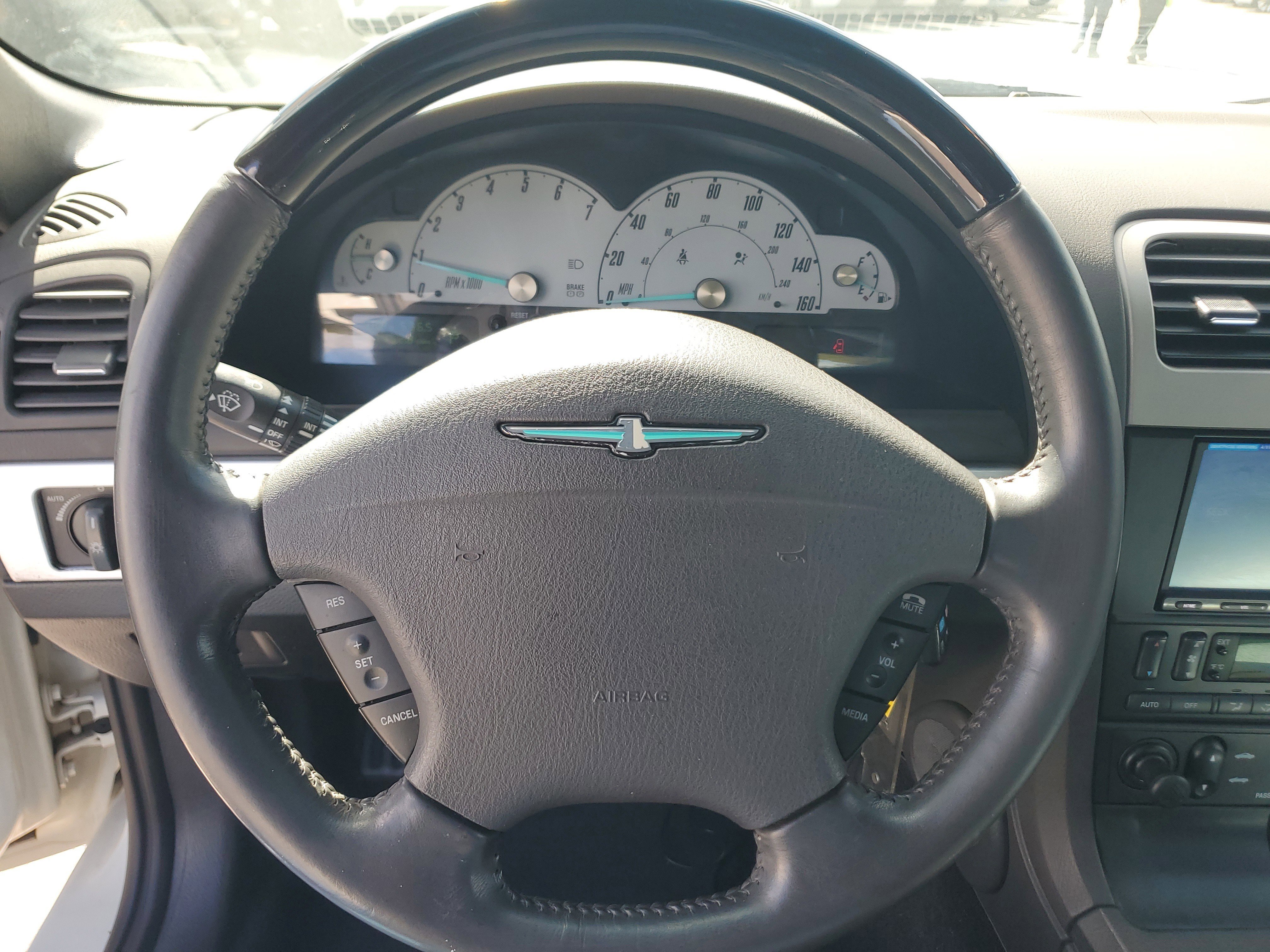 Used 2002 Ford Thunderbird image 15