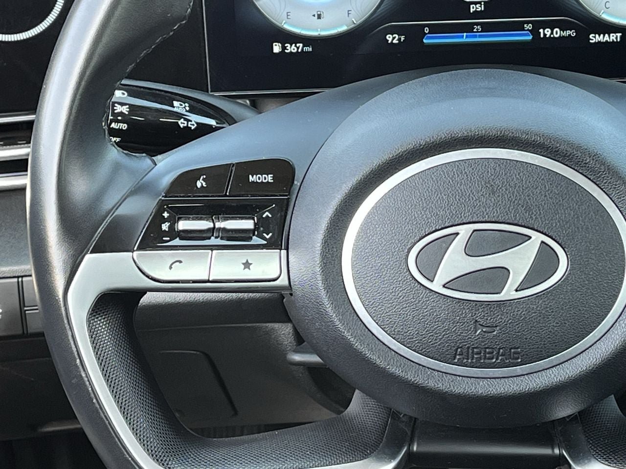 Used 2024 Hyundai Elantra Limited FWD image 12
