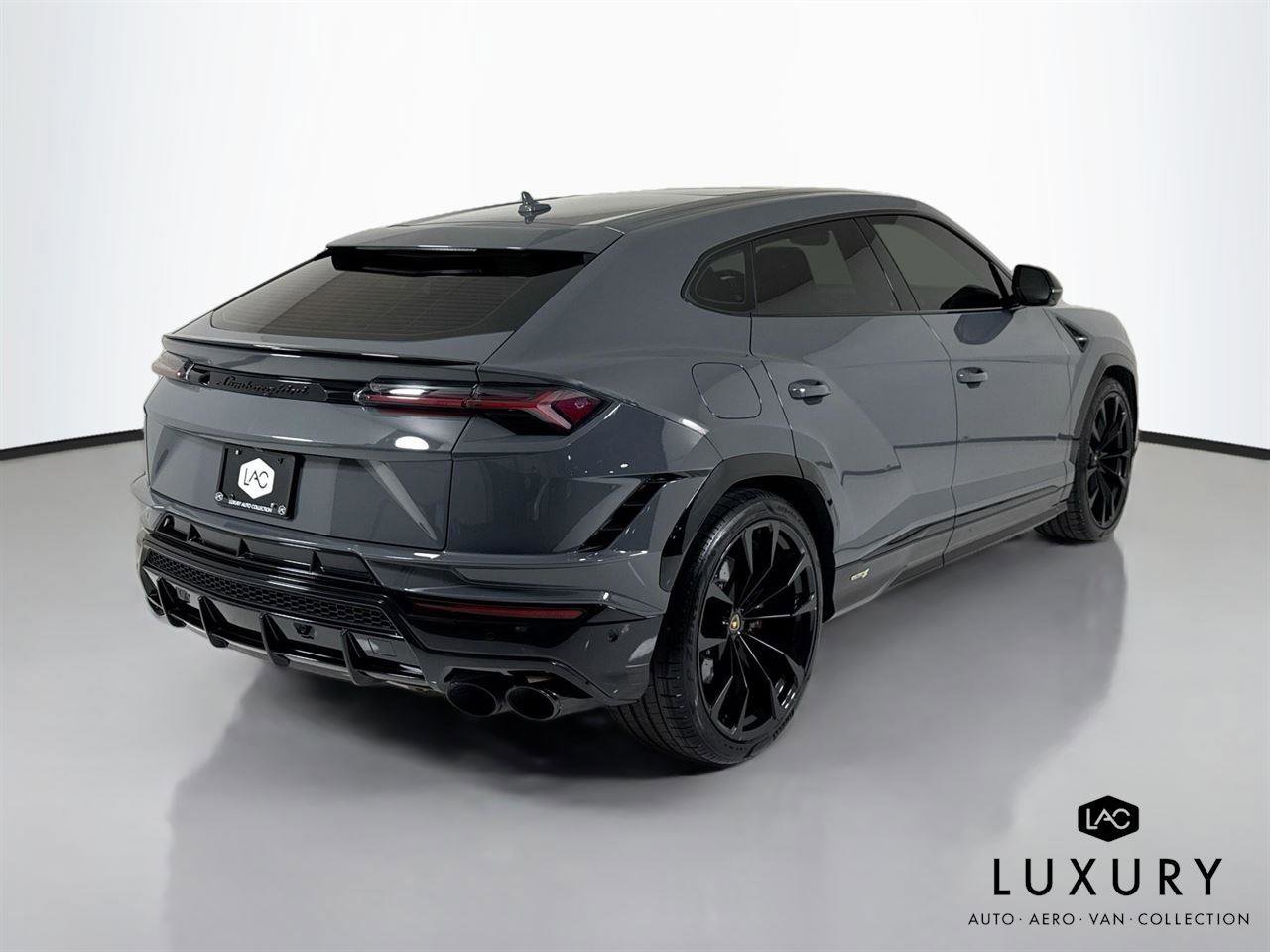 Used 2023 Lamborghini Urus S image 6
