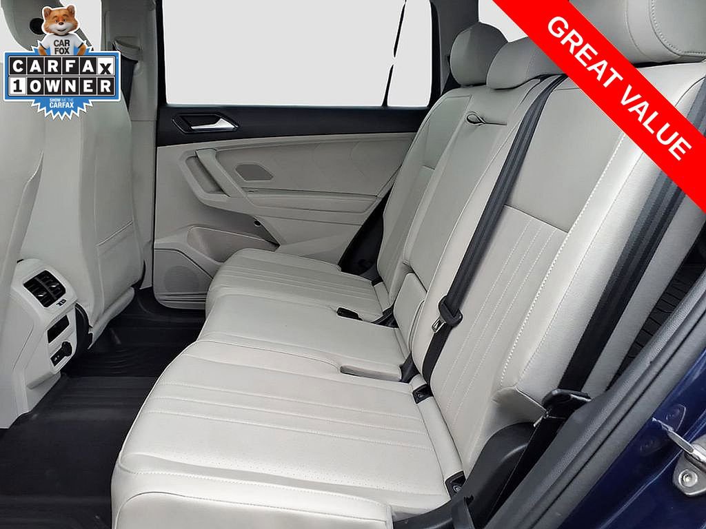 Used 2024 Volkswagen Tiguan SE w/ Panoramic Sunroof Package AWD/4WD image 16