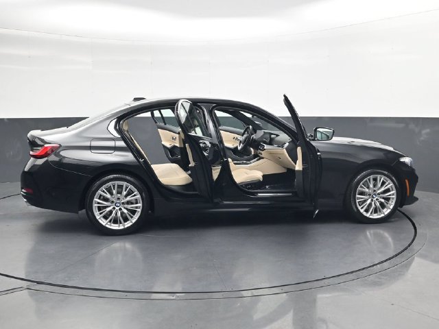 Certified 2024 BMW 330i Sedan w/ Convenience Package RWD image 37