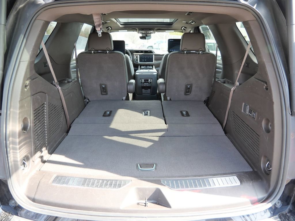Used 2024 GMC Yukon Denali w/ Denali Reserve Package image 24