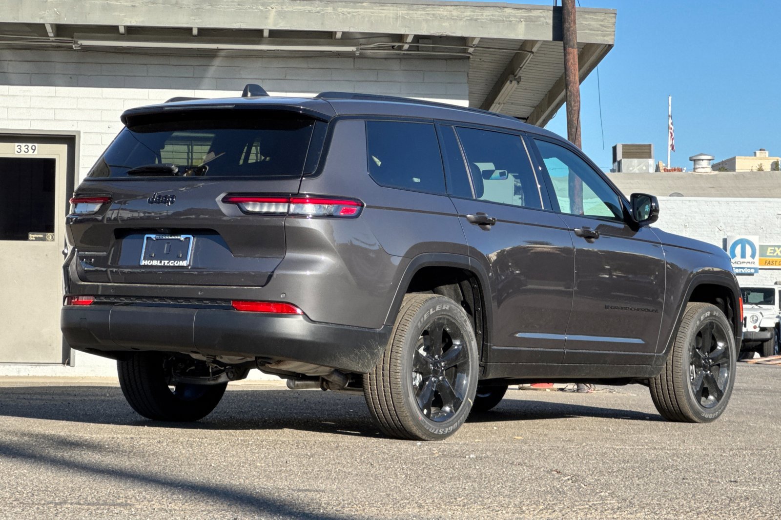 New 2025 Jeep Grand Cherokee L Altitude image 3