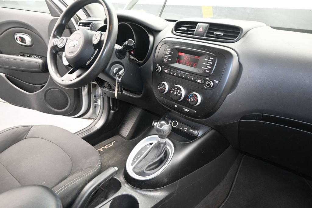 Used 2015 Kia Soul FWD image 25