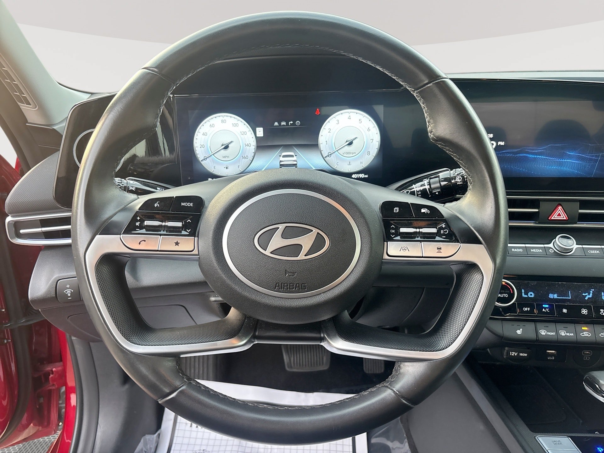 Used 2025 Hyundai Elantra SEL FWD image 11