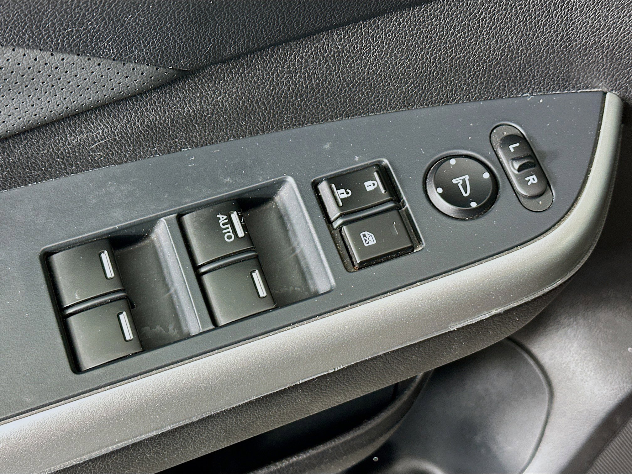 Used 2016 Honda CR-V Touring image 15