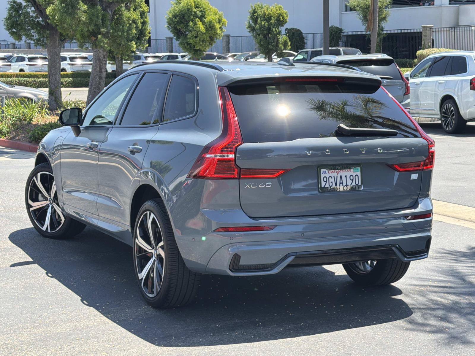 Certified 2023 Volvo XC60 T8 Ultimate w/ Climate Package AWD/4WD image 7