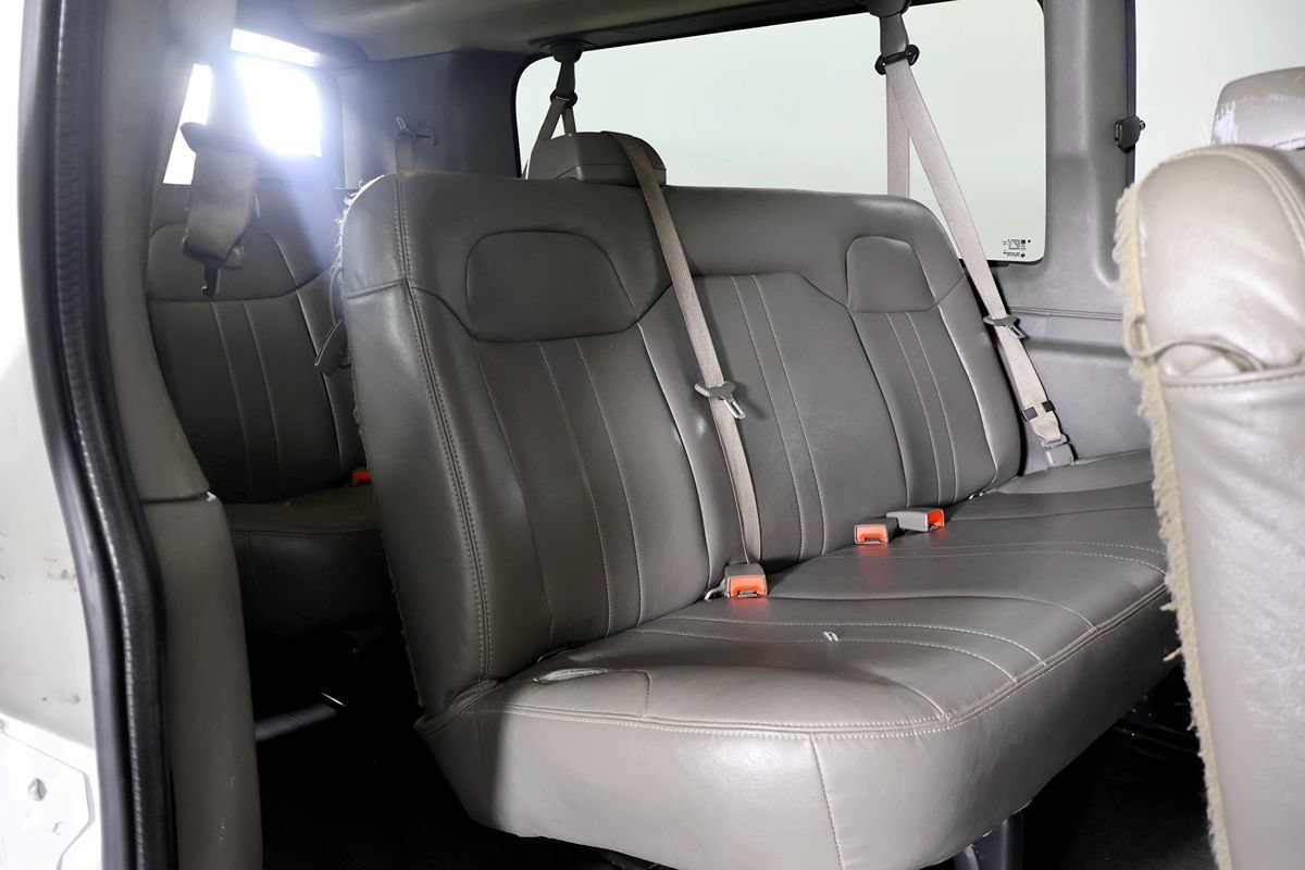 Used 2016 Chevrolet Express 3500 LS RWD image 31