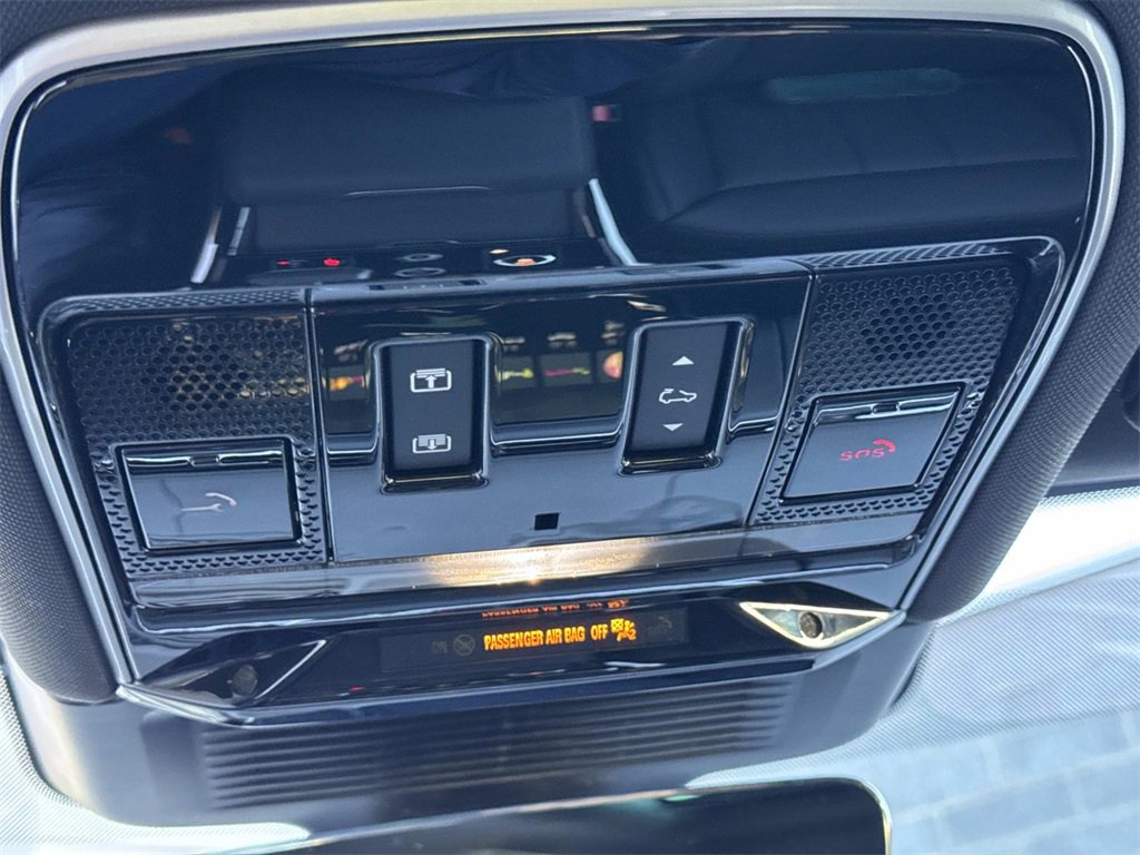 Used 2023 Land Rover Range Rover Sport SE Dynamic image 21