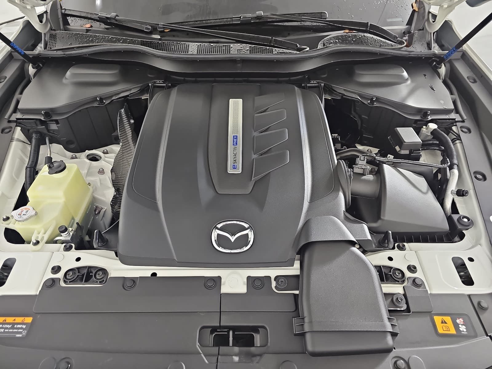 Used 2024 MAZDA CX-90 Plug-In Hybrid w/ Preferred AWD/4WD image 32