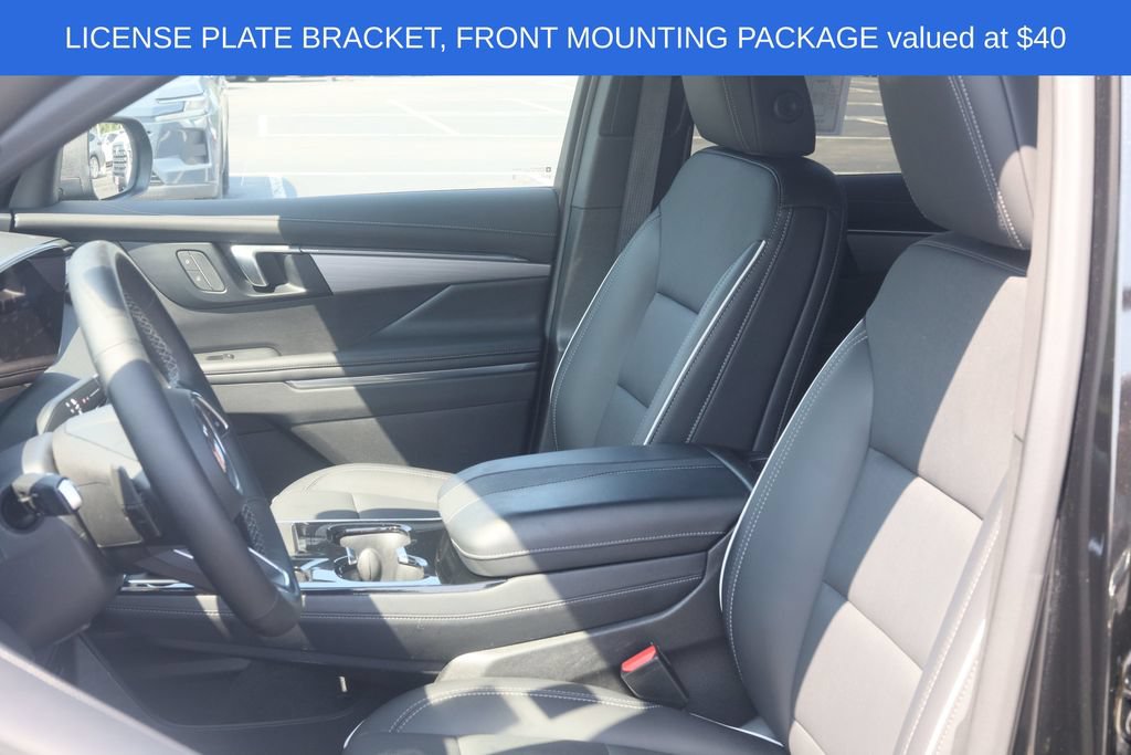 Used 2025 Buick Enclave Preferred AWD/4WD image 6