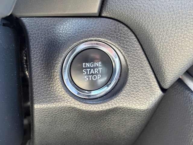 Used 2025 Toyota RAV4 XLE FWD image 17