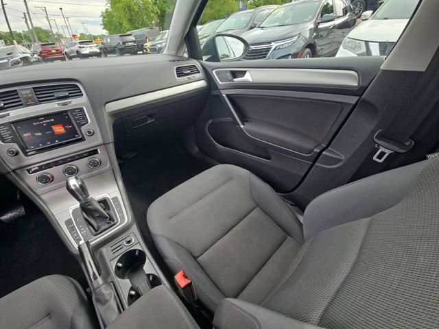Used 2017 Volkswagen Golf S AWD/4WD image 6