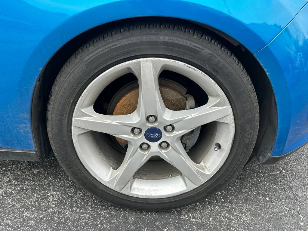 Used 2013 Ford Focus Titanium w/ Titanium Handling Pkg FWD image 9