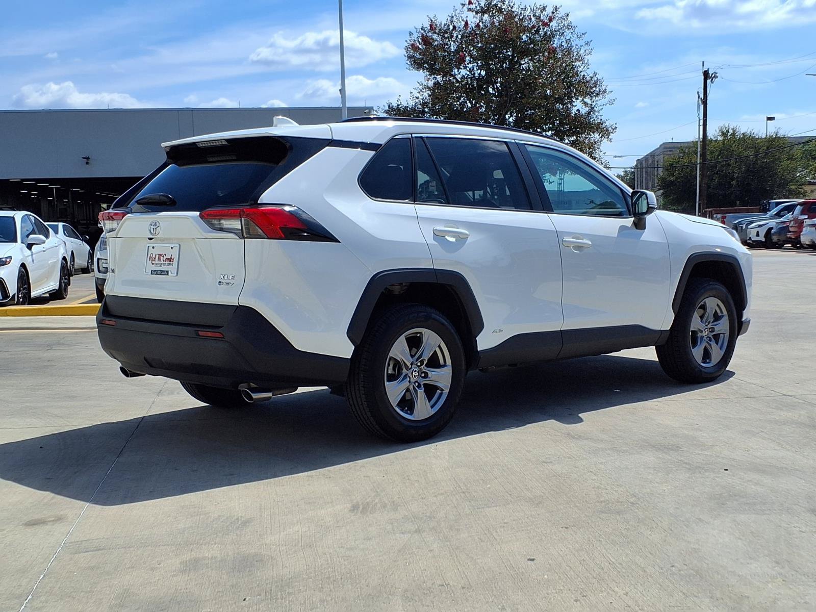 Used 2025 Toyota RAV4 XLE AWD/4WD image 5