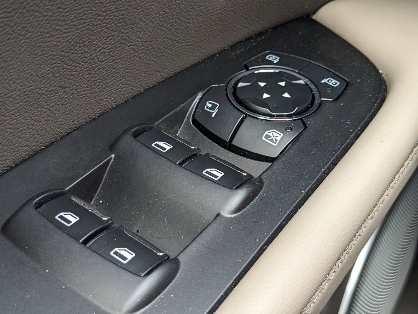 Certified 2023 Lincoln Nautilus Reserve w/ Equipment Group 202A image 25