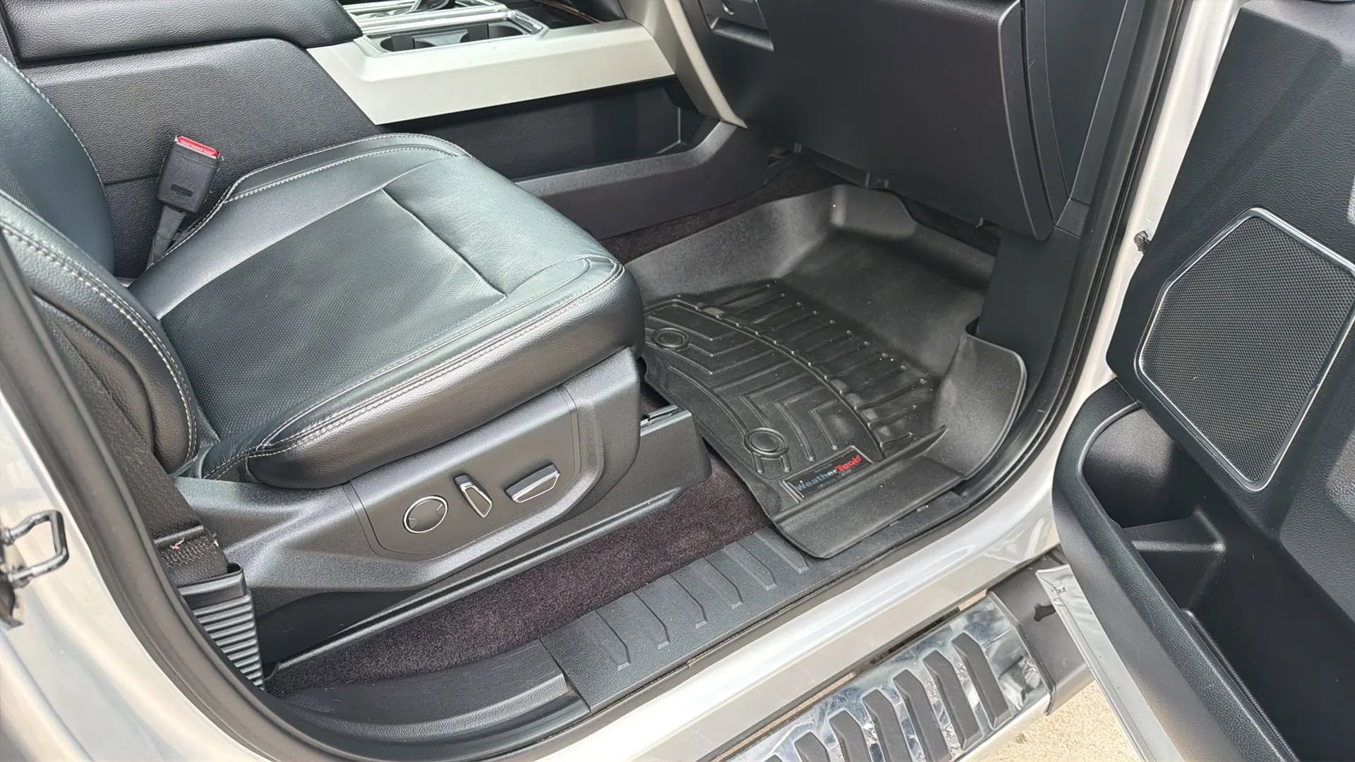 Used 2017 Ford F150 Lariat w/ Equipment Group 502A Luxury image 79