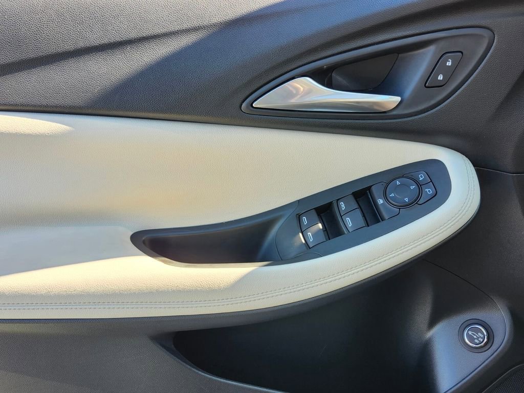 Used 2020 Buick Encore GX Select w/ Advanced Technology Package image 31