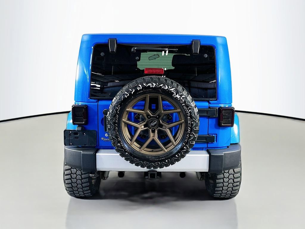 Used 2011 Jeep Wrangler Unlimited Sahara w/ Dual Top Group AWD/4WD image 6
