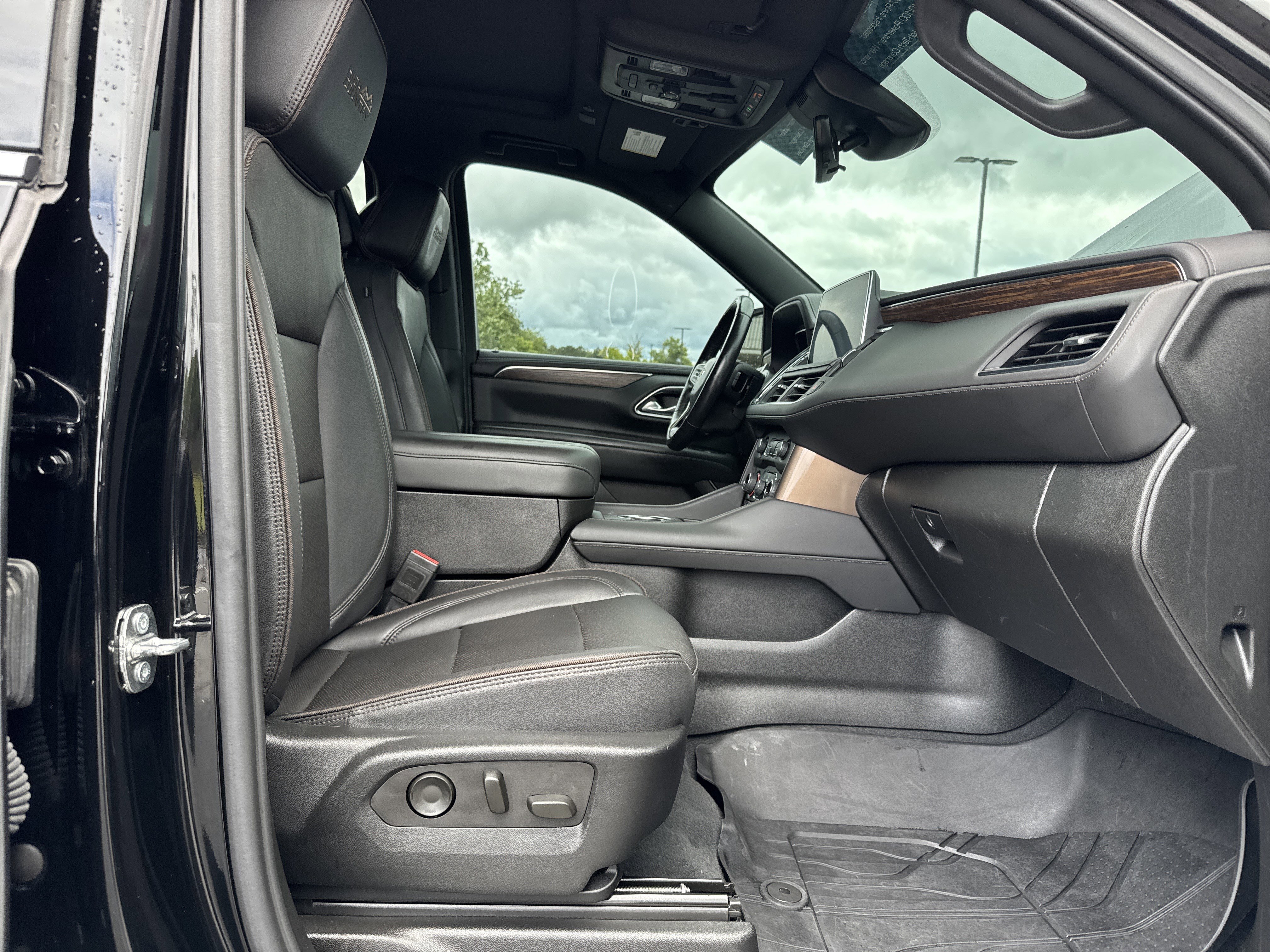 Used 2023 Chevrolet Tahoe High Country w/ Advanced Technology Package AWD/4WD image 39