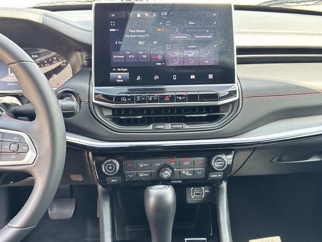 Used 2025 Jeep Compass Trailhawk AWD/4WD image 29