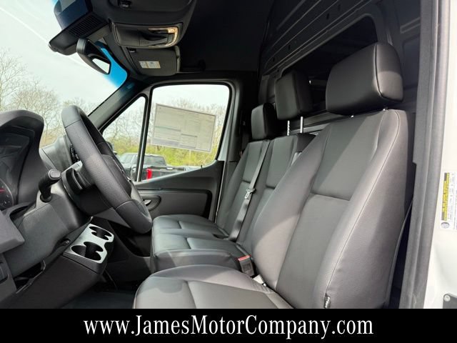 Used 2026 Mercedes-Benz Sprinter 2500 image 12
