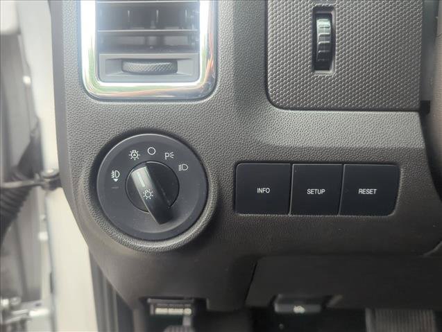 Used 2010 Ford Escape Limited FWD image 13