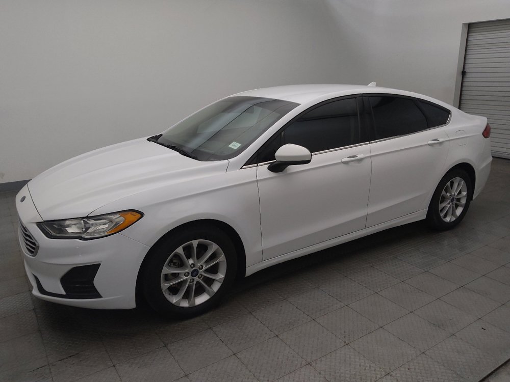 Used 2020 Ford Fusion SE FWD image 2