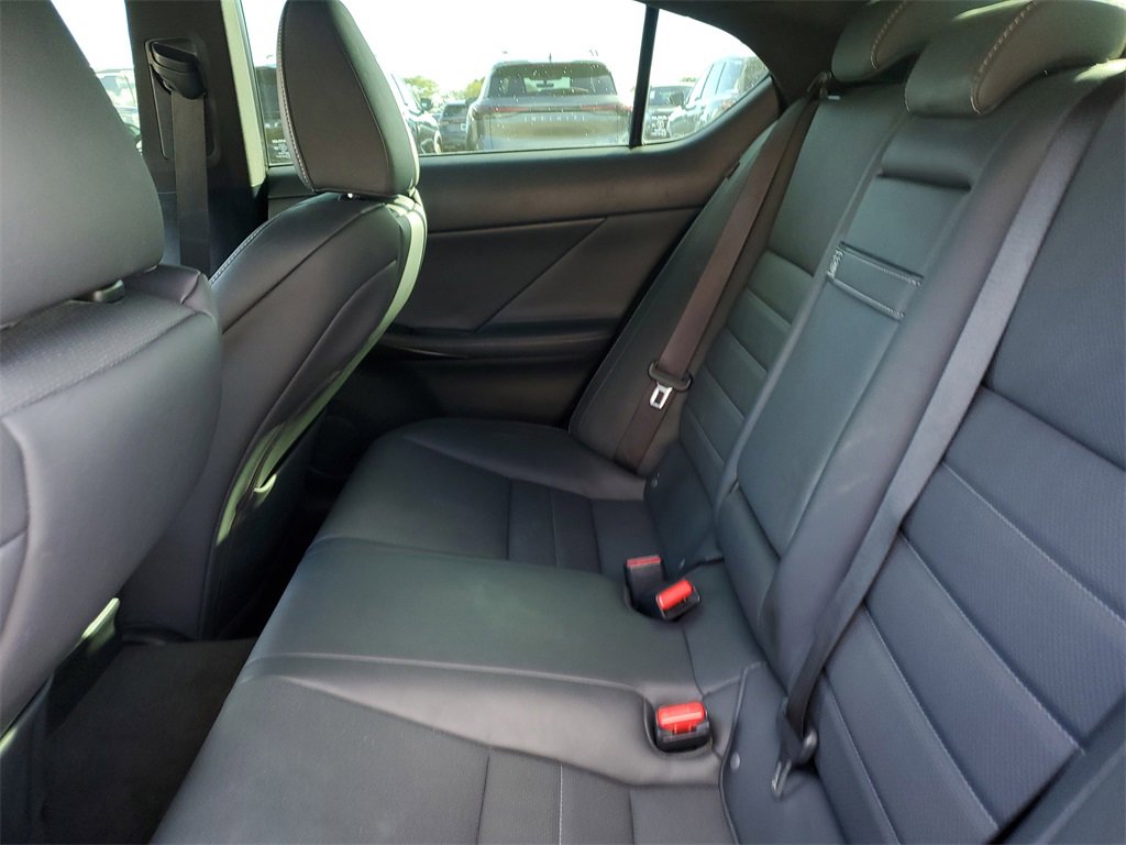 Used 2022 Lexus IS 350 F Sport image 11