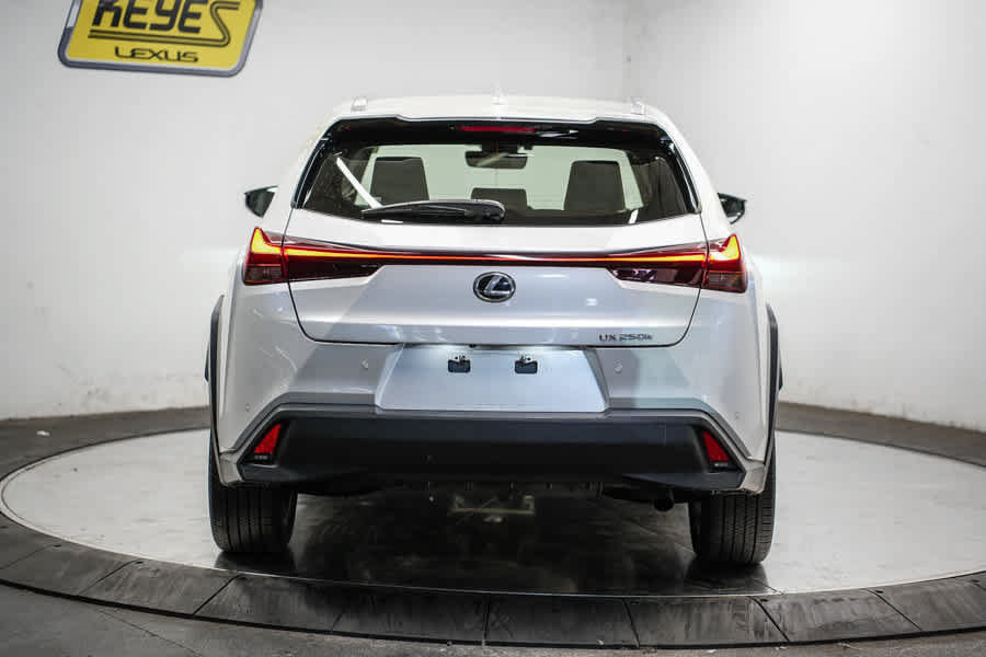 Used 2023 Lexus UX 250h FWD w/ Accessory Package (Z2) image 3